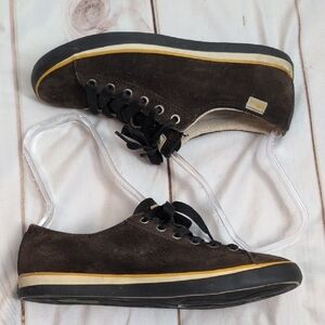Simple Brown Suede Shoes Classic Skater Style size 8.5